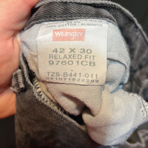 Wrangler Black Jeans 42x30 Relaxed Fit - Picture 6 of 6